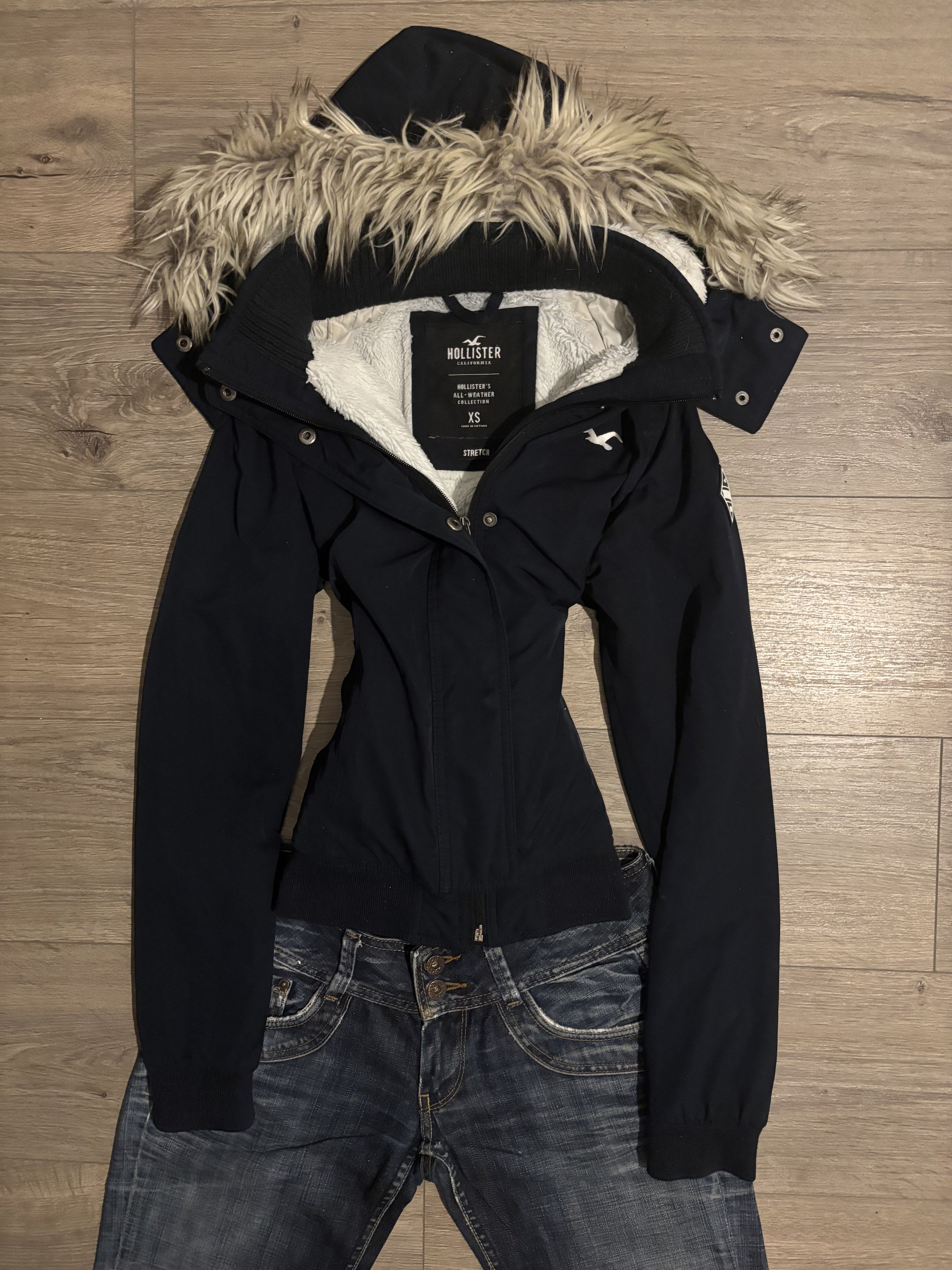 JACKETS →