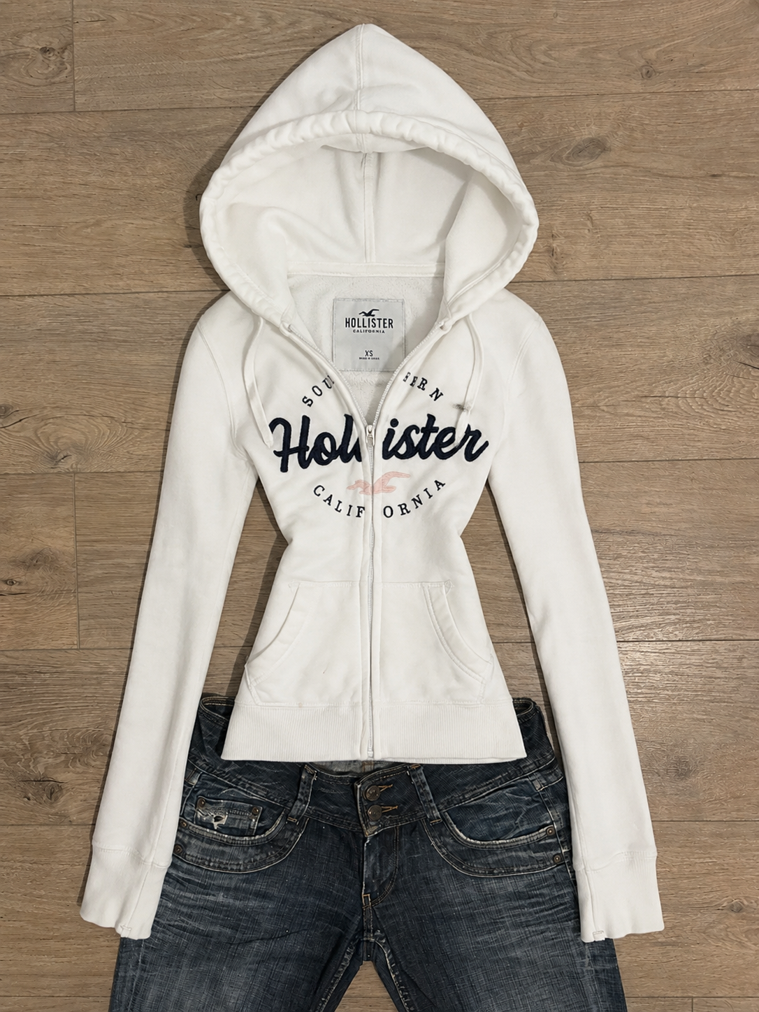 Hollister White Embroidered Zip Up Jacket – Size M