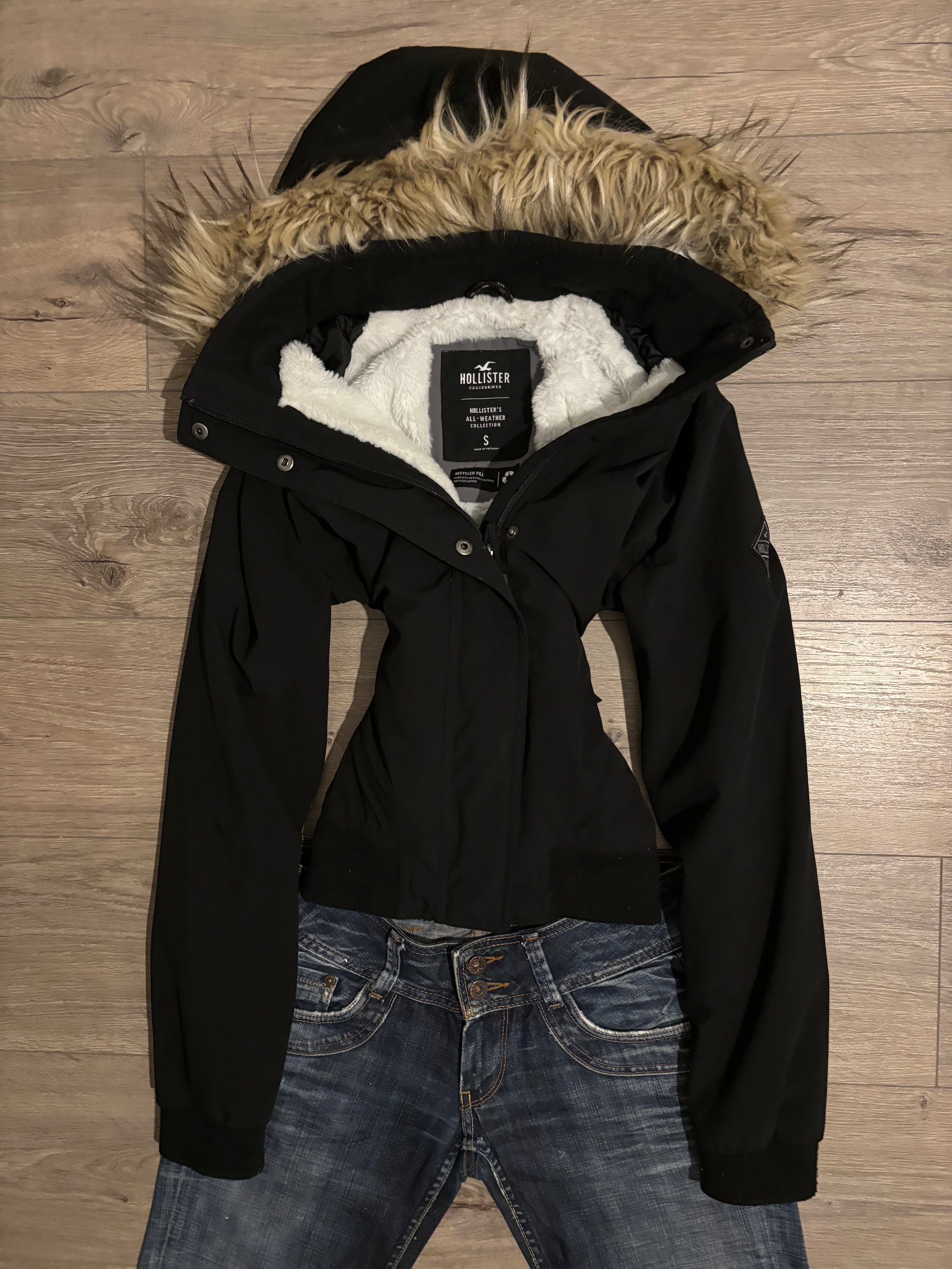 Hollister Black Faux Fur Hood Jacket – Size S