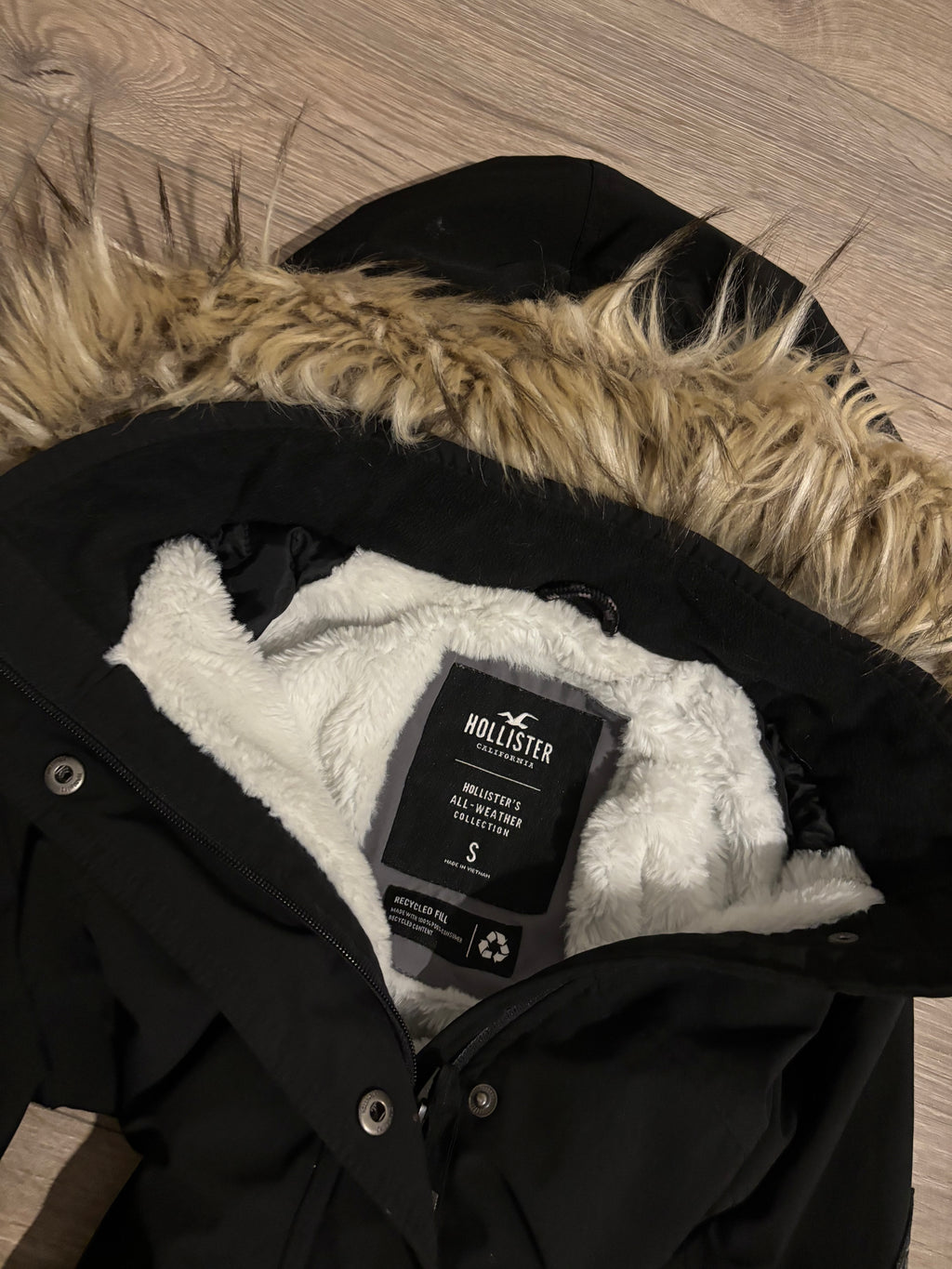 Hollister Black Faux Fur Hood Jacket – Size S