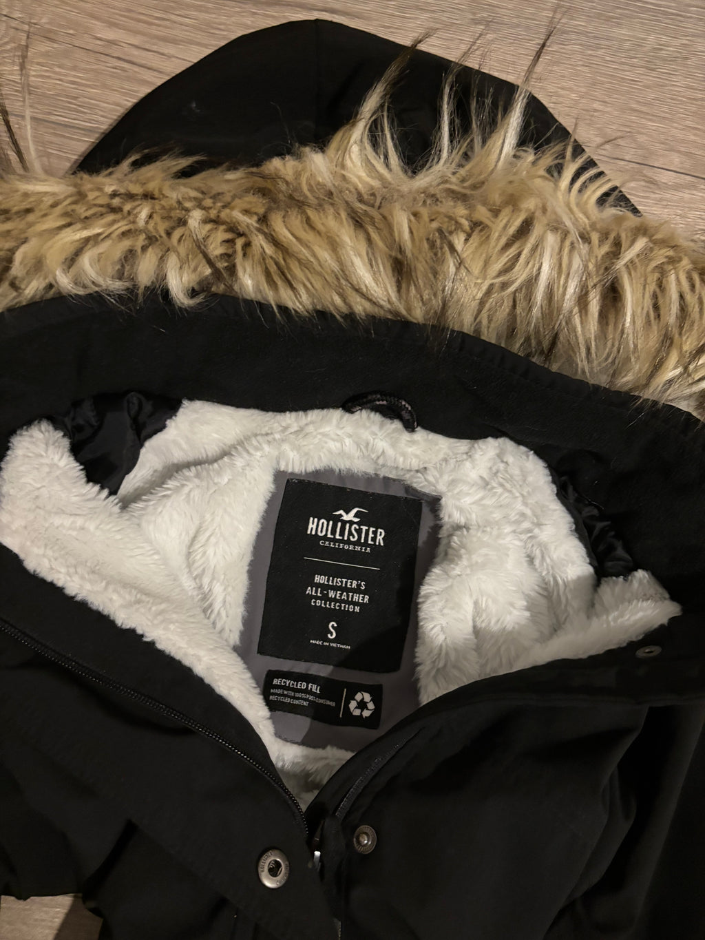 Hollister Black Faux Fur Hood Jacket – Size S