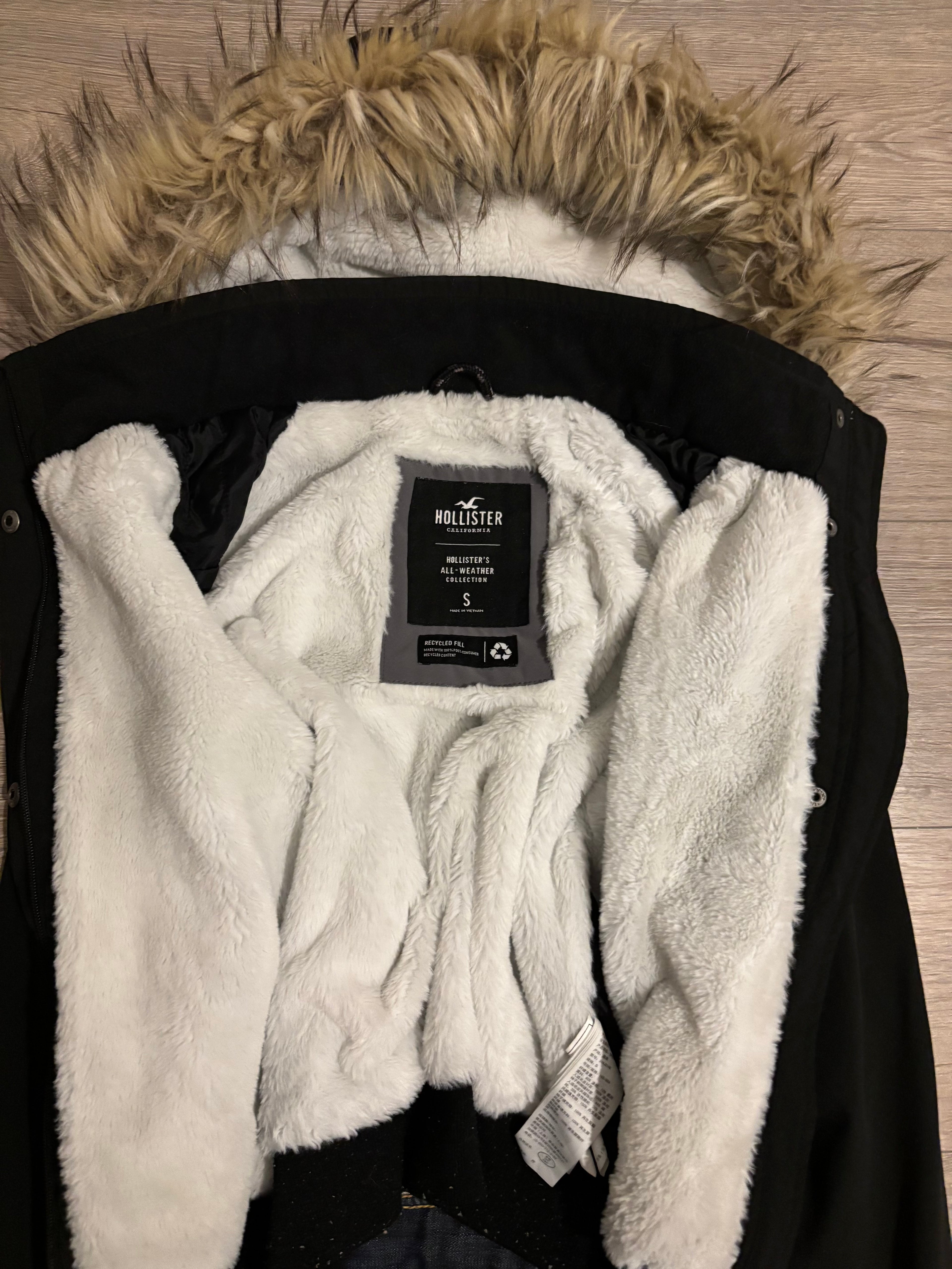 Hollister Black Faux Fur Hood Jacket – Size S