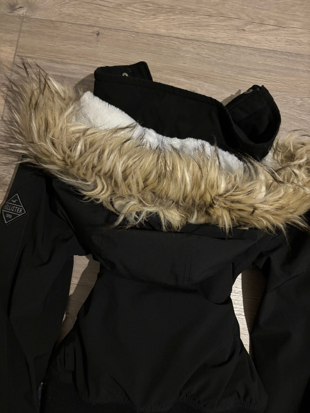 Hollister Black Faux Fur Hood Jacket – Size S