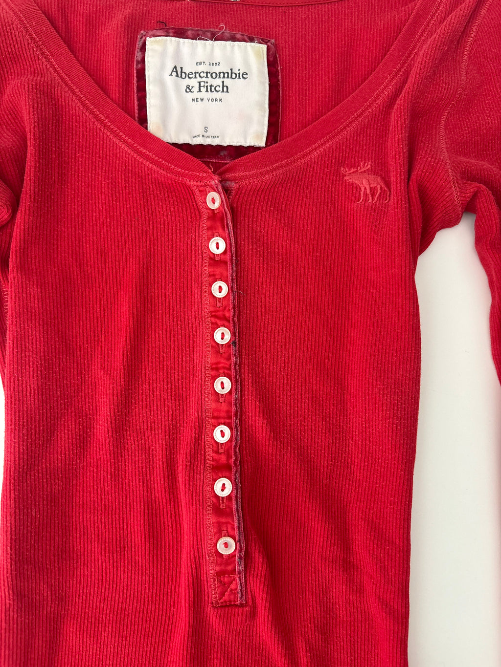 Vintage Abercrombie & Fitch Red Henley Longsleeve Top – Size S
