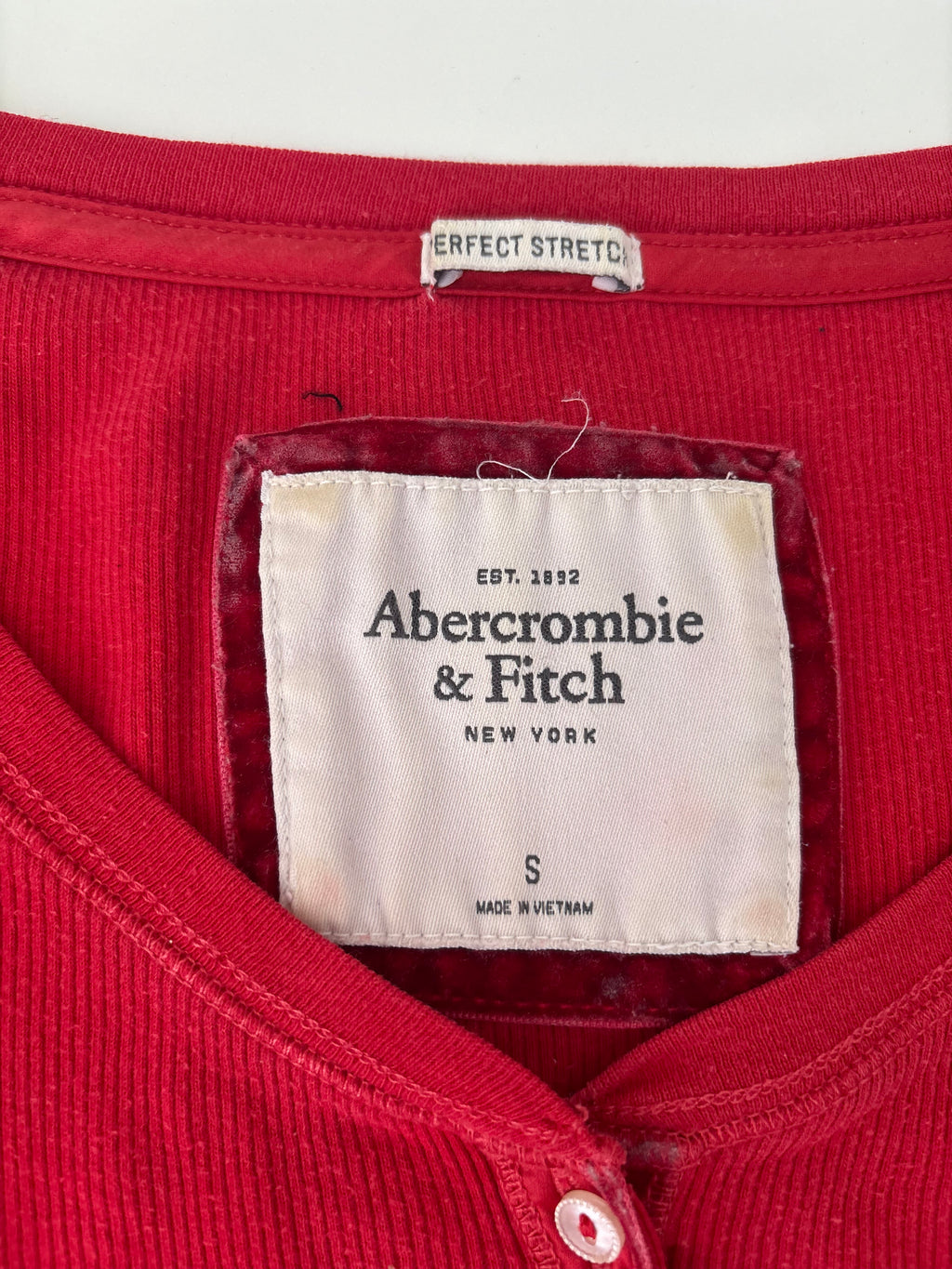 Vintage Abercrombie & Fitch Red Henley Longsleeve Top – Size S
