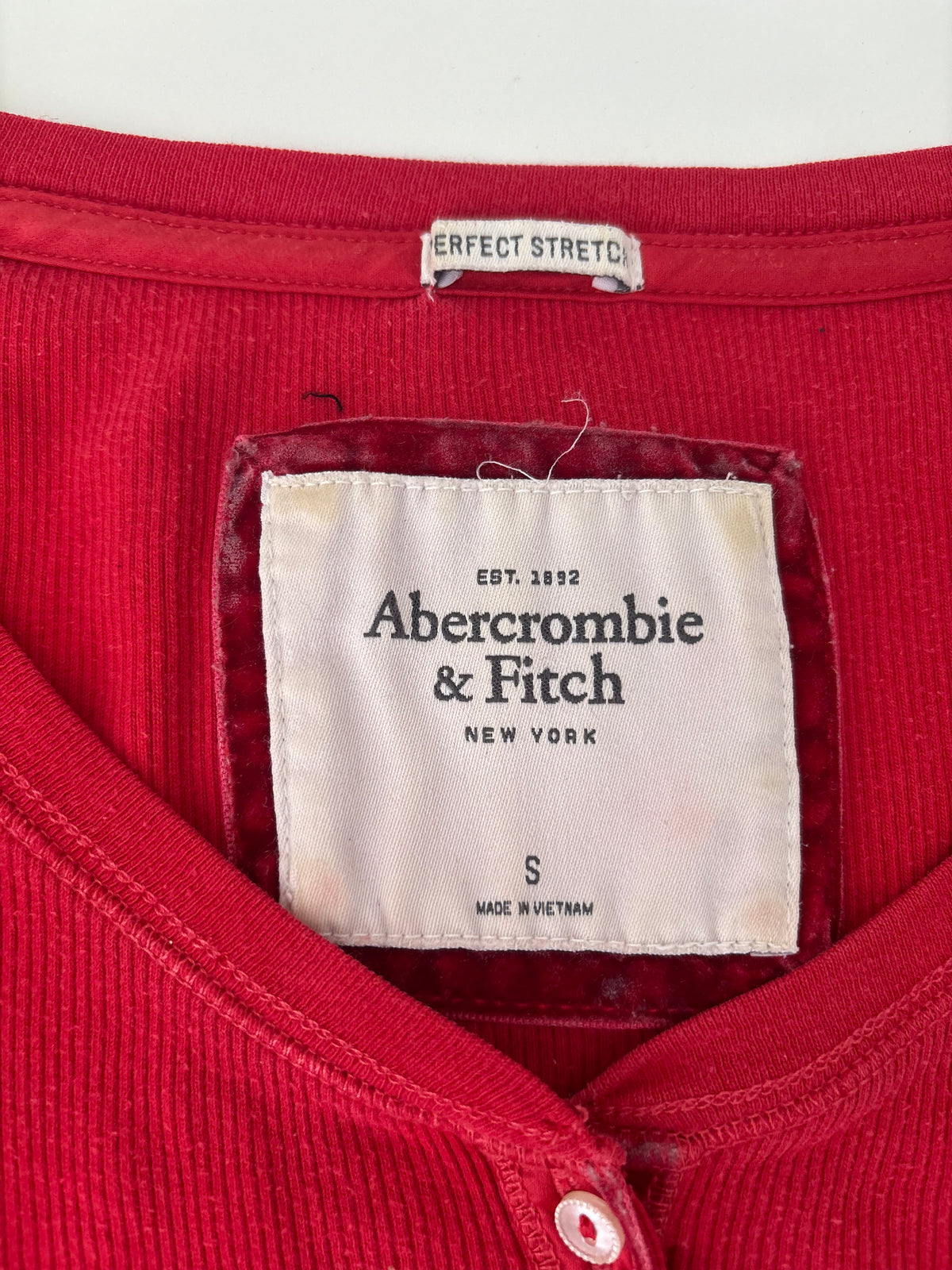 Vintage Abercrombie & Fitch Red Henley Longsleeve Top – Size S