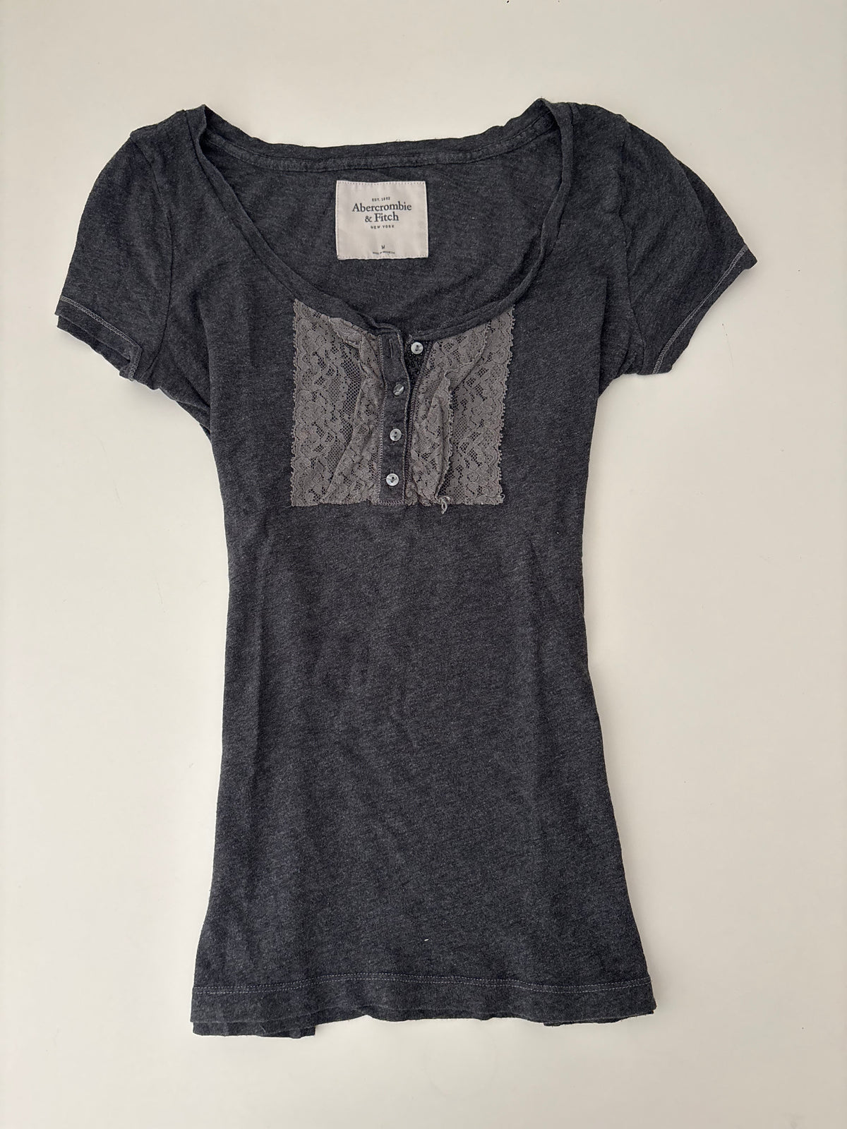 Vintage Abercrombie & Fitch Dark Grey Lace Henley T-Shirt – Size M