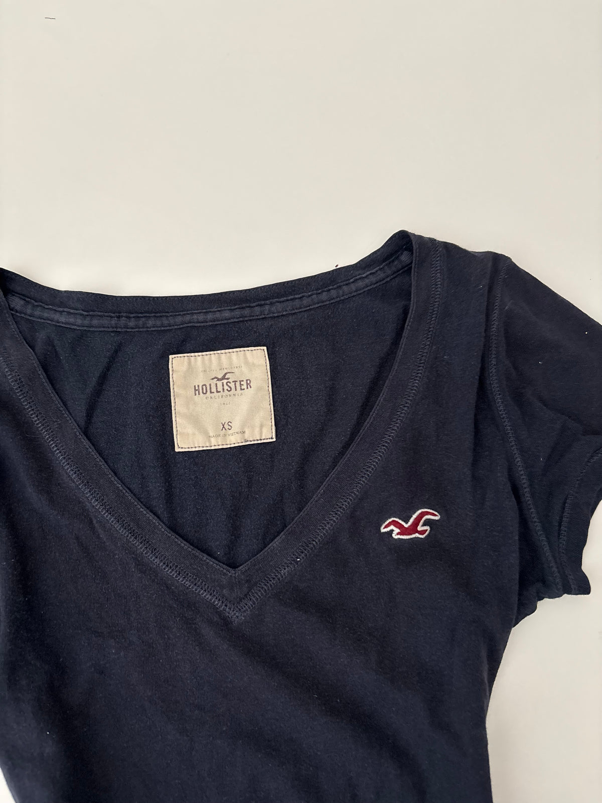 Vintage Hollister Navy V-Neck T-Shirt – Size XS