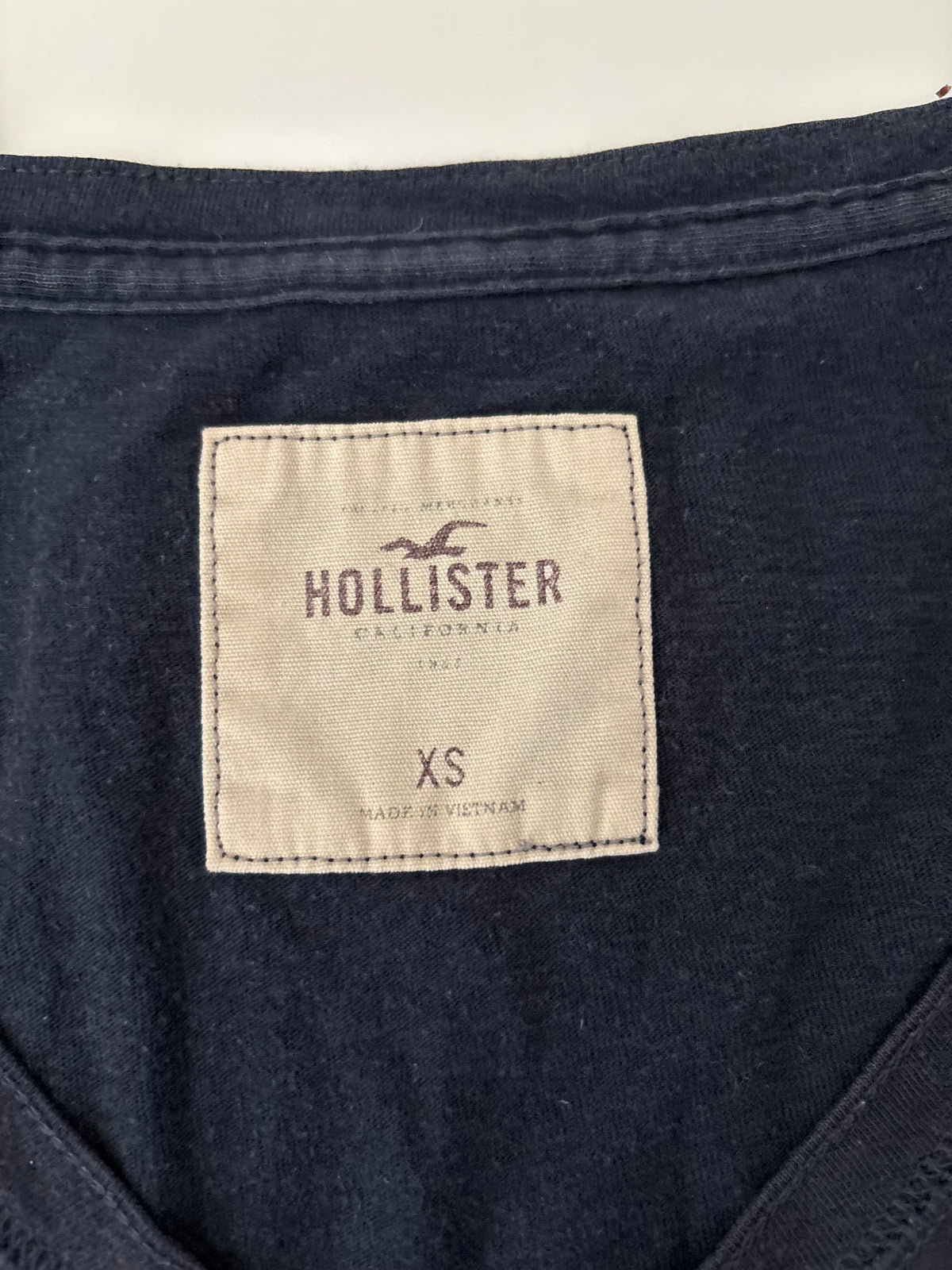 Vintage Hollister Navy V-Neck T-Shirt – Size XS
