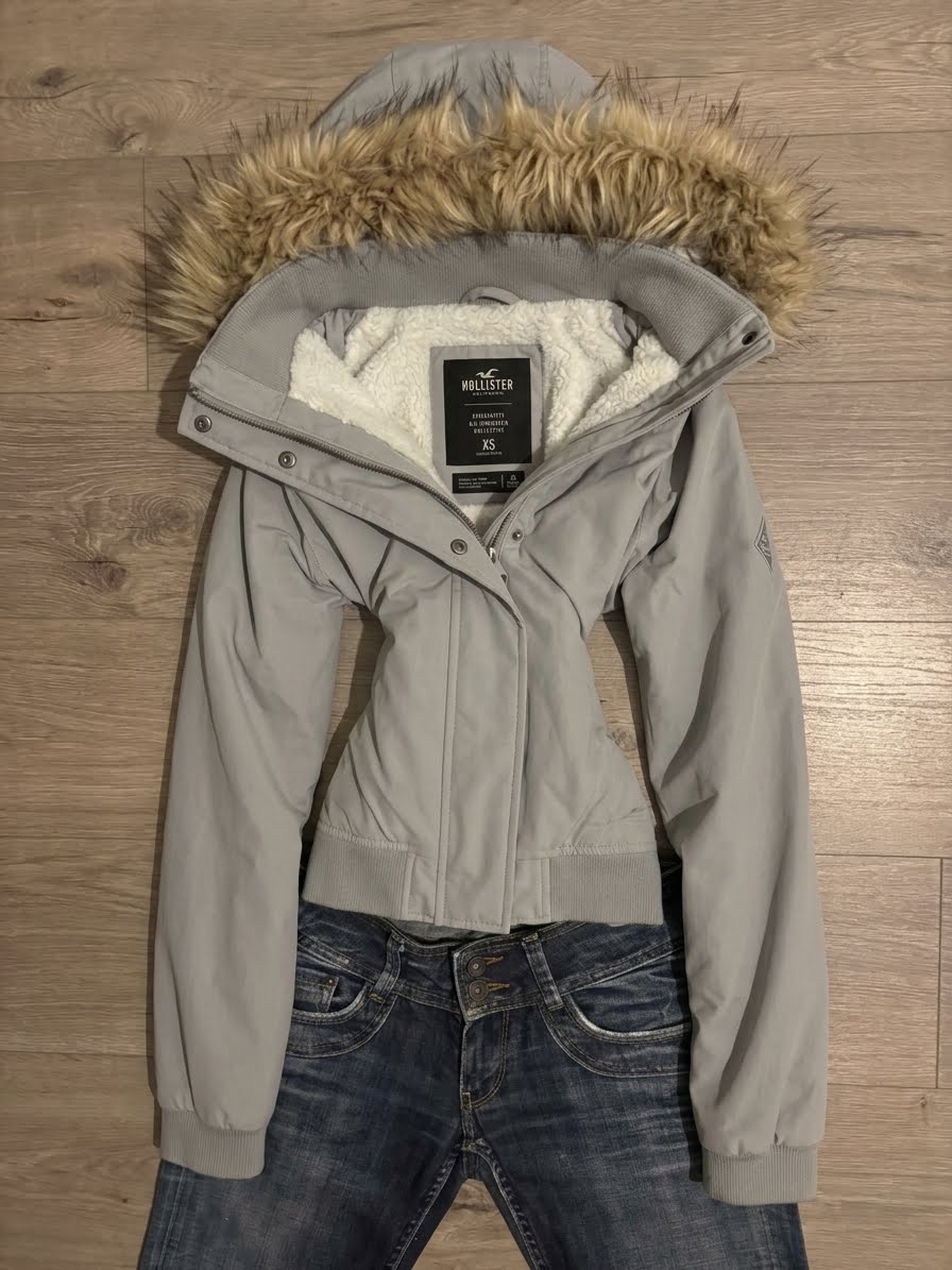 Vintage Hollister Light Grey Faux Fur Hood Jacket – Size XS