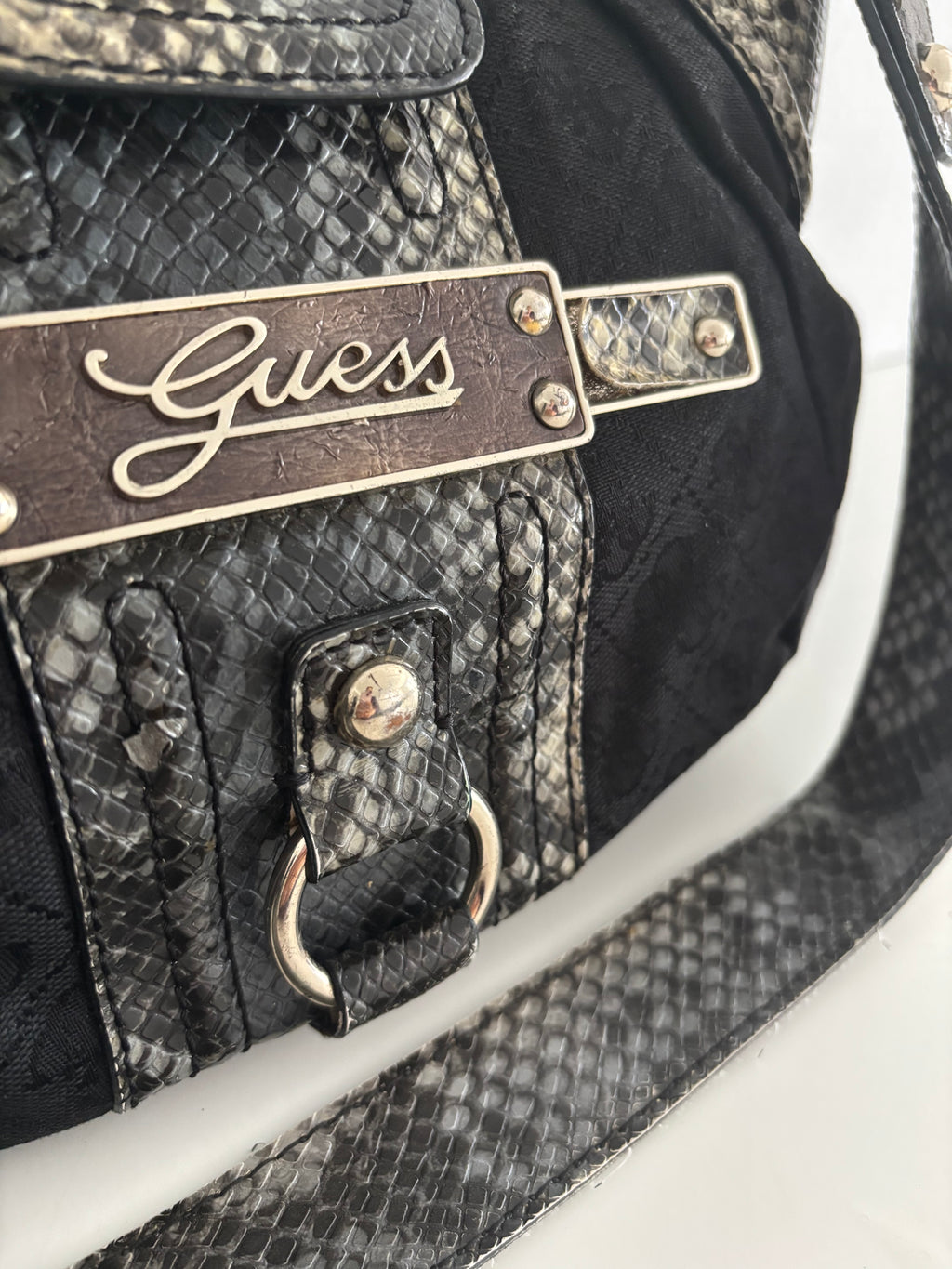Guess bag