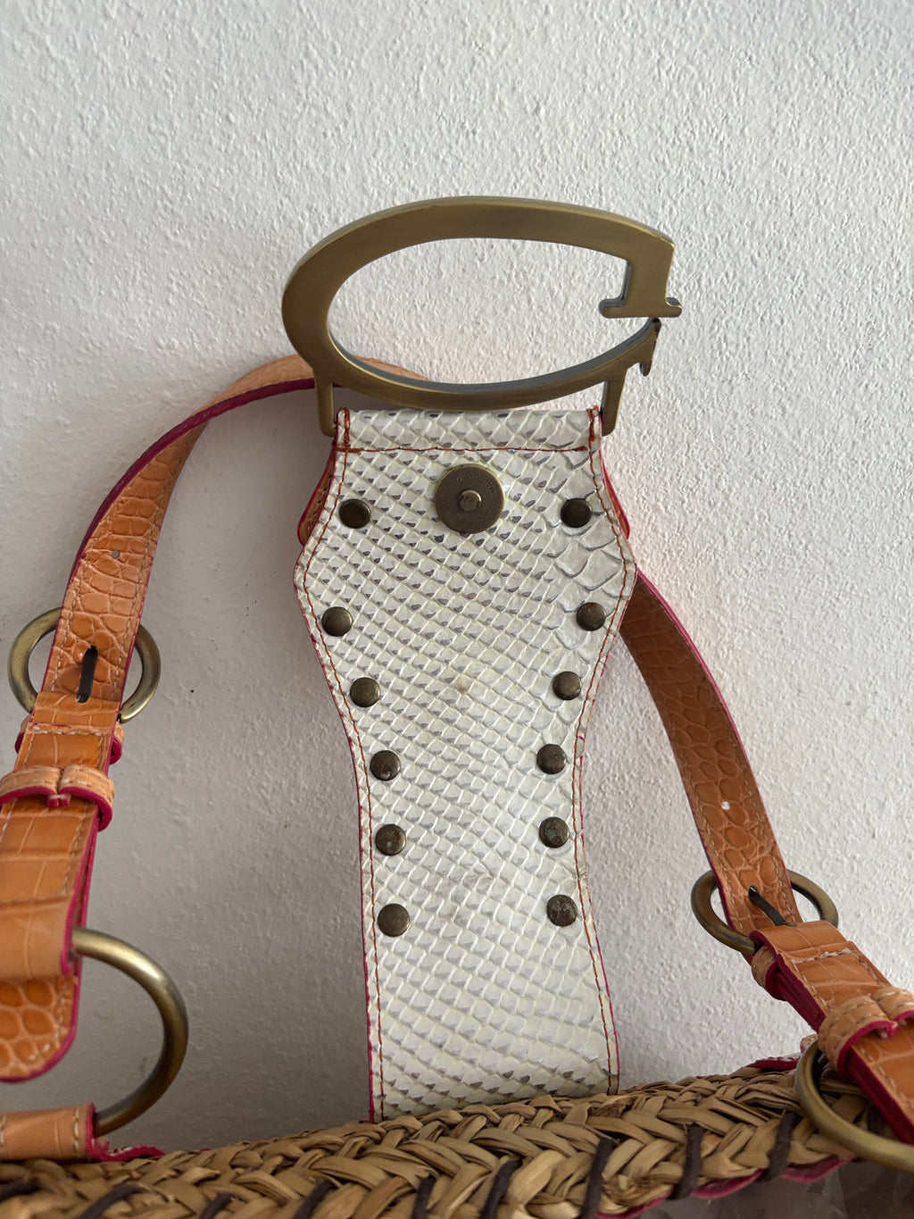 Guess similar Bag