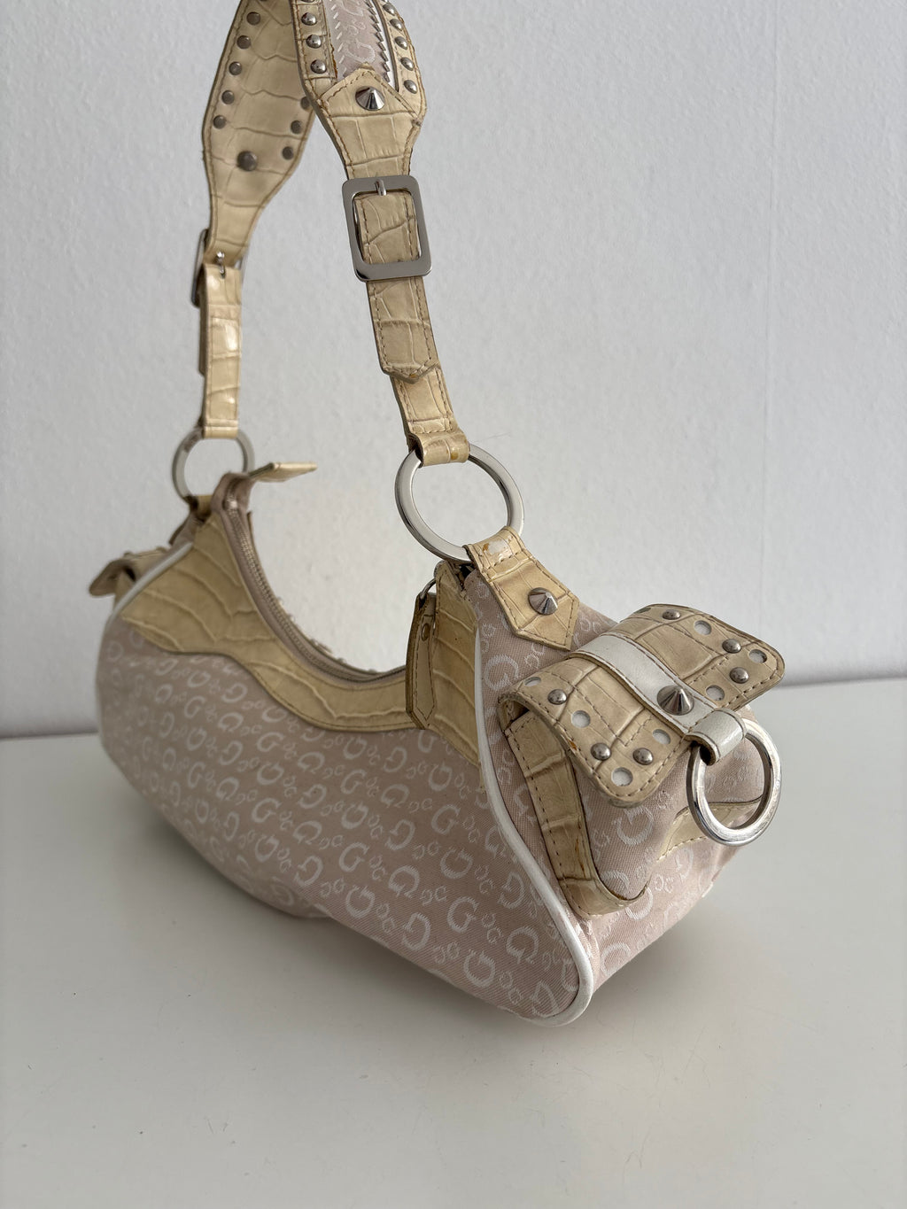 Guess bag