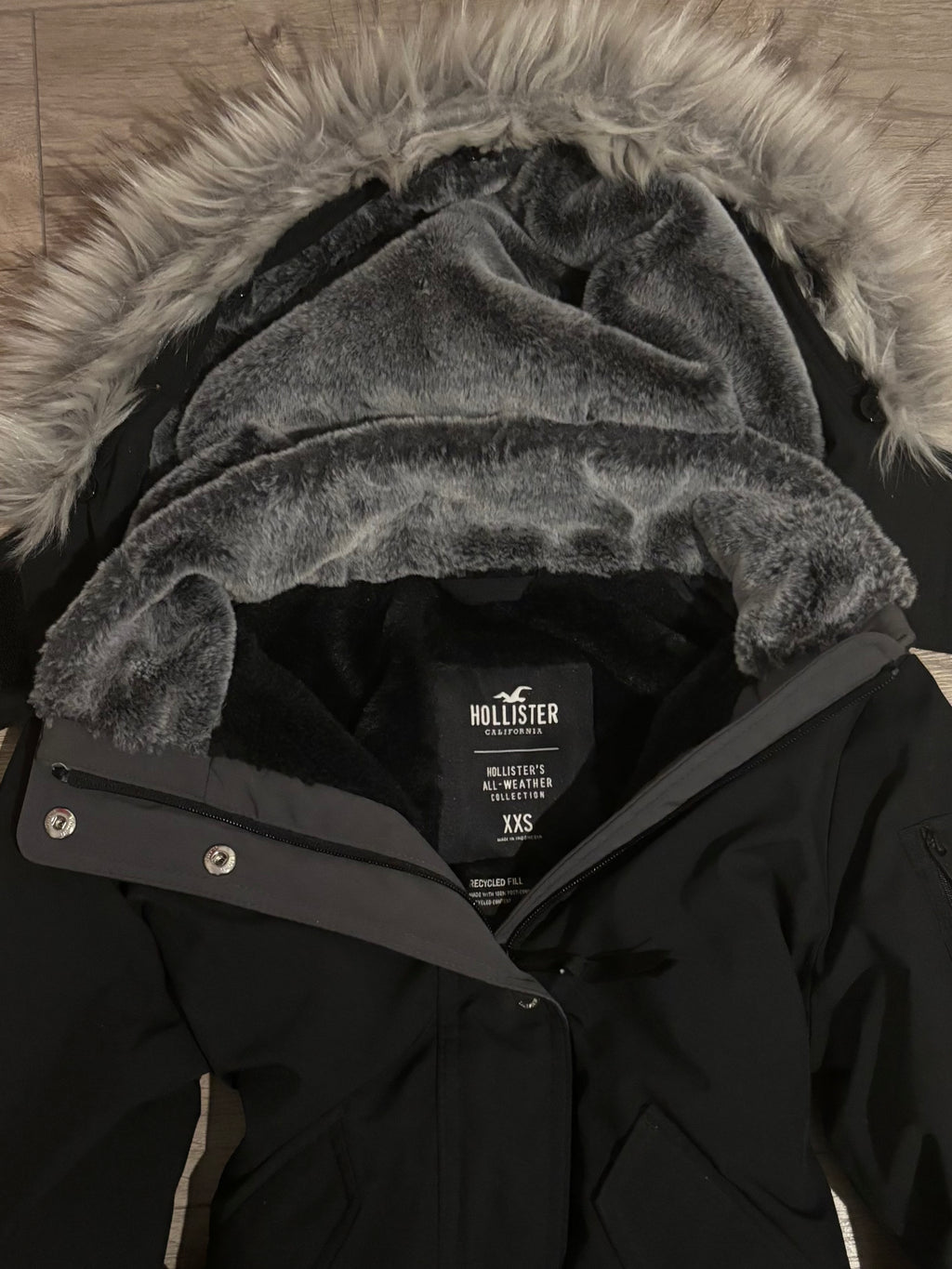 2010s Hollister Black Faux Fur Jacket – Size XXS