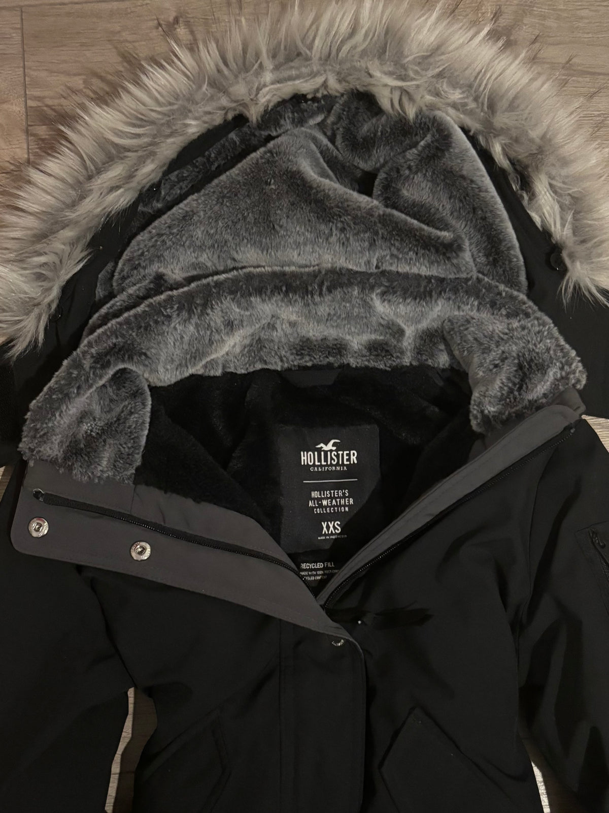2010s Hollister Black Faux Fur Jacket – Size XXS