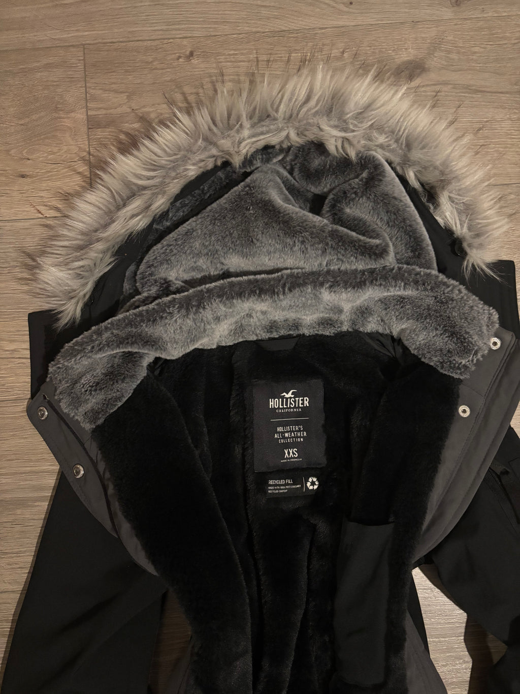 2010s Hollister Black Faux Fur Jacket – Size XXS