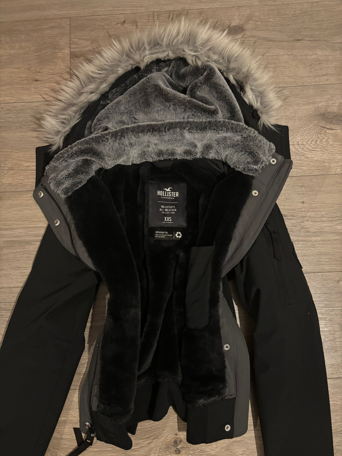 2010s Hollister Black Faux Fur Jacket – Size XXS