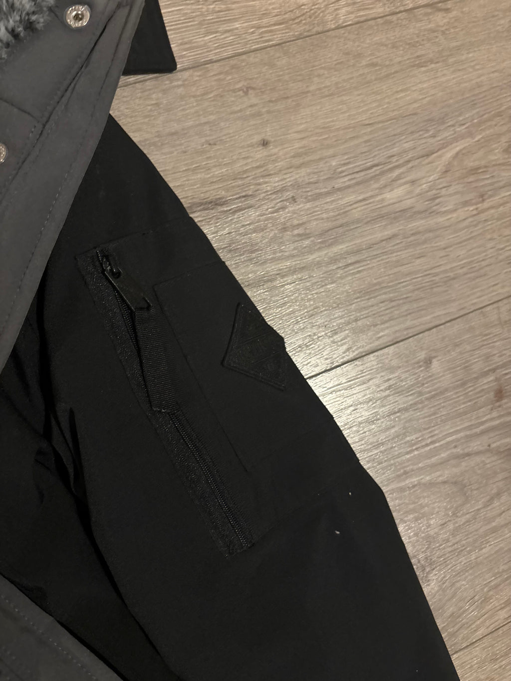 2010s Hollister Black Faux Fur Jacket – Size XXS