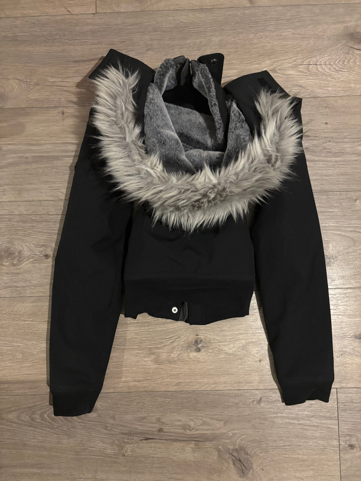 2010s Hollister Black Faux Fur Jacket – Size XXS