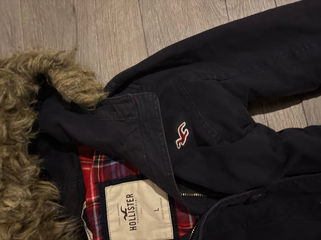 2000s Hollister Black Parka (Back String Detail) – Size M
