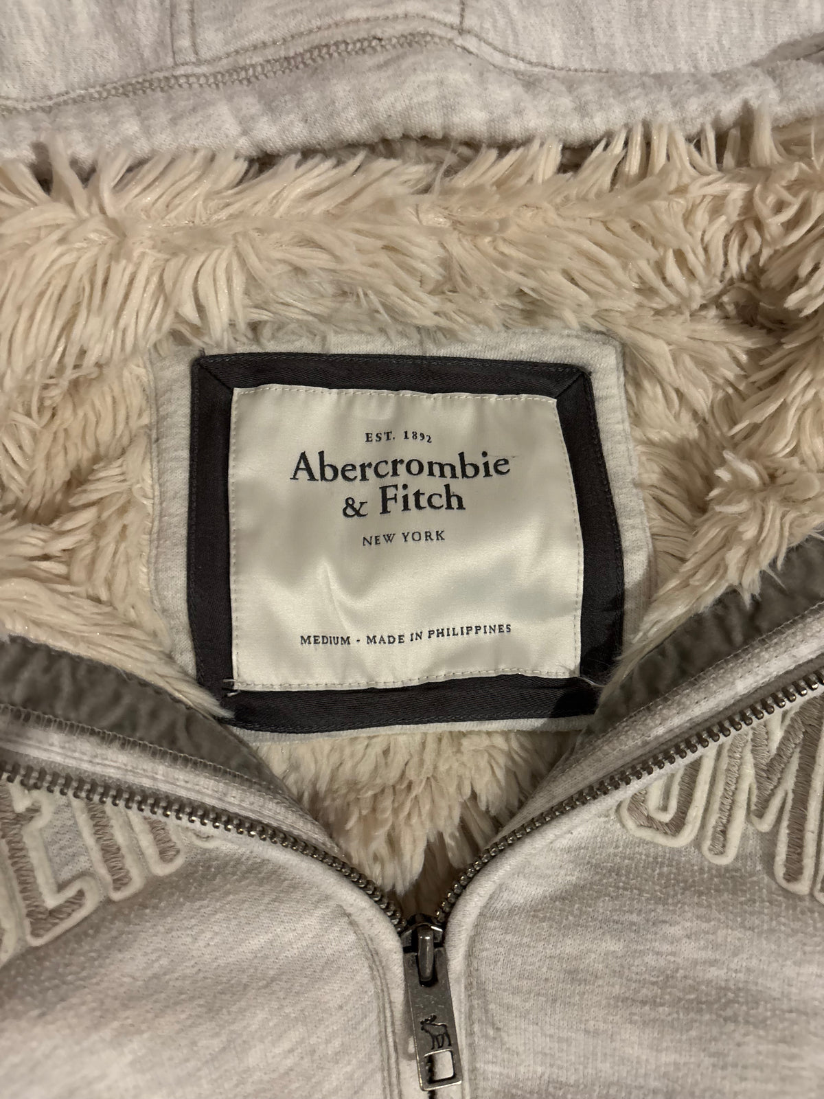 Vintage Abercrombie & Fitch Grey Faux Fur Hoodie – Size S-M